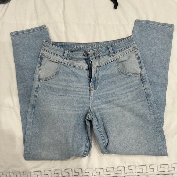 AEO 8L light wash ankle length jeans - Picture 1 of 4